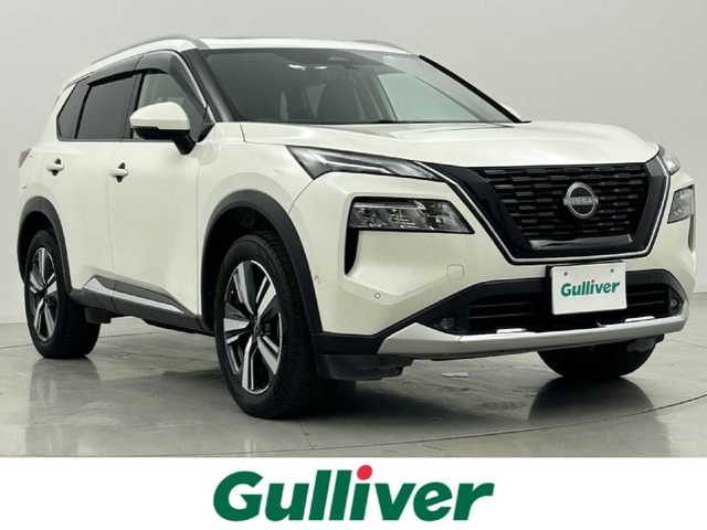 日産 エクストレイル G e－4ORCE 熊本県 2023(令5)年 6.1万km ブリリアントホワイトパール 禁煙車　/ワンオーナー　/サンルーフ/BOSEサウンド/４WD/純正前後ドライブレコーダー　/アラウンドビューモニター　/純正ナビ（ＡｐｐｌＣａｒＰｌａｙ・ＡｎｄｒｏｉｄＡｕｔｏ・フルセグ・ＢＴ・ＵＳＢ）/ビルトインETC2.0/前席シートヒーター　/ステアリングヒーター/前席パワーシート/置くだけ充電　/100V充電/デジタルインナーミラー/プロパイロット/衝突軽減ブレーキ/レーンキープアシスト/パーキングアシスト/前後クリアランスソナー/パワーバックドア/ダウンヒルアシスト/ルーフレール/社外フロアマット/純正19インチAW/オートライト/オートマチックハイビーム/LEDヘッドライト/スマートキー/プッシュスタート/スペアキー1本/保証書/取扱説明書