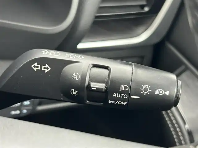 日産 エクストレイル G e－4ORCE 熊本県 2023(令5)年 6.1万km ブリリアントホワイトパール 禁煙車　/ワンオーナー　/サンルーフ/BOSEサウンド/４WD/純正前後ドライブレコーダー　/アラウンドビューモニター　/純正ナビ（ＡｐｐｌＣａｒＰｌａｙ・ＡｎｄｒｏｉｄＡｕｔｏ・フルセグ・ＢＴ・ＵＳＢ）/ビルトインETC2.0/前席シートヒーター　/ステアリングヒーター/前席パワーシート/置くだけ充電　/100V充電/デジタルインナーミラー/プロパイロット/衝突軽減ブレーキ/レーンキープアシスト/パーキングアシスト/前後クリアランスソナー/パワーバックドア/ダウンヒルアシスト/ルーフレール/社外フロアマット/純正19インチAW/オートライト/オートマチックハイビーム/LEDヘッドライト/スマートキー/プッシュスタート/スペアキー1本/保証書/取扱説明書