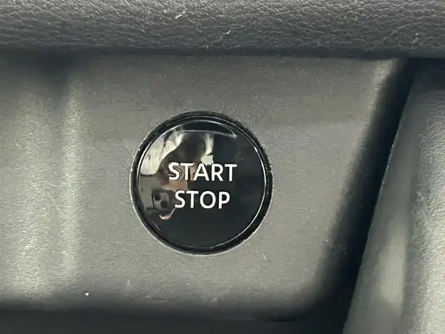 日産 エクストレイル G e－4ORCE 熊本県 2023(令5)年 6.1万km ブリリアントホワイトパール 禁煙車　/ワンオーナー　/サンルーフ/BOSEサウンド/４WD/純正前後ドライブレコーダー　/アラウンドビューモニター　/純正ナビ（ＡｐｐｌＣａｒＰｌａｙ・ＡｎｄｒｏｉｄＡｕｔｏ・フルセグ・ＢＴ・ＵＳＢ）/ビルトインETC2.0/前席シートヒーター　/ステアリングヒーター/前席パワーシート/置くだけ充電　/100V充電/デジタルインナーミラー/プロパイロット/衝突軽減ブレーキ/レーンキープアシスト/パーキングアシスト/前後クリアランスソナー/パワーバックドア/ダウンヒルアシスト/ルーフレール/社外フロアマット/純正19インチAW/オートライト/オートマチックハイビーム/LEDヘッドライト/スマートキー/プッシュスタート/スペアキー1本/保証書/取扱説明書