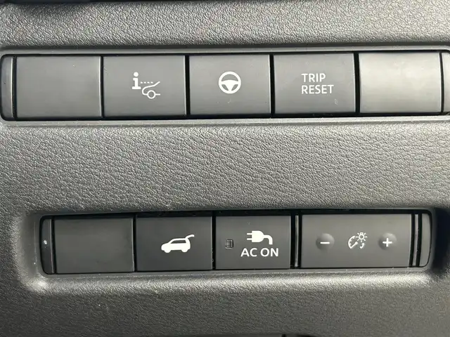 日産 エクストレイル G e－4ORCE 熊本県 2023(令5)年 6.1万km ブリリアントホワイトパール 禁煙車　/ワンオーナー　/サンルーフ/BOSEサウンド/４WD/純正前後ドライブレコーダー　/アラウンドビューモニター　/純正ナビ（ＡｐｐｌＣａｒＰｌａｙ・ＡｎｄｒｏｉｄＡｕｔｏ・フルセグ・ＢＴ・ＵＳＢ）/ビルトインETC2.0/前席シートヒーター　/ステアリングヒーター/前席パワーシート/置くだけ充電　/100V充電/デジタルインナーミラー/プロパイロット/衝突軽減ブレーキ/レーンキープアシスト/パーキングアシスト/前後クリアランスソナー/パワーバックドア/ダウンヒルアシスト/ルーフレール/社外フロアマット/純正19インチAW/オートライト/オートマチックハイビーム/LEDヘッドライト/スマートキー/プッシュスタート/スペアキー1本/保証書/取扱説明書