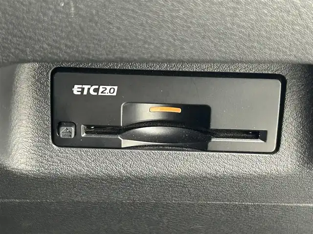 日産 エクストレイル G e－4ORCE 熊本県 2023(令5)年 6.1万km ブリリアントホワイトパール 禁煙車　/ワンオーナー　/サンルーフ/BOSEサウンド/４WD/純正前後ドライブレコーダー　/アラウンドビューモニター　/純正ナビ（ＡｐｐｌＣａｒＰｌａｙ・ＡｎｄｒｏｉｄＡｕｔｏ・フルセグ・ＢＴ・ＵＳＢ）/ビルトインETC2.0/前席シートヒーター　/ステアリングヒーター/前席パワーシート/置くだけ充電　/100V充電/デジタルインナーミラー/プロパイロット/衝突軽減ブレーキ/レーンキープアシスト/パーキングアシスト/前後クリアランスソナー/パワーバックドア/ダウンヒルアシスト/ルーフレール/社外フロアマット/純正19インチAW/オートライト/オートマチックハイビーム/LEDヘッドライト/スマートキー/プッシュスタート/スペアキー1本/保証書/取扱説明書