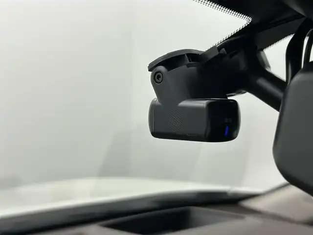 日産 エクストレイル G e－4ORCE 熊本県 2023(令5)年 6.1万km ブリリアントホワイトパール 禁煙車　/ワンオーナー　/サンルーフ/BOSEサウンド/４WD/純正前後ドライブレコーダー　/アラウンドビューモニター　/純正ナビ（ＡｐｐｌＣａｒＰｌａｙ・ＡｎｄｒｏｉｄＡｕｔｏ・フルセグ・ＢＴ・ＵＳＢ）/ビルトインETC2.0/前席シートヒーター　/ステアリングヒーター/前席パワーシート/置くだけ充電　/100V充電/デジタルインナーミラー/プロパイロット/衝突軽減ブレーキ/レーンキープアシスト/パーキングアシスト/前後クリアランスソナー/パワーバックドア/ダウンヒルアシスト/ルーフレール/社外フロアマット/純正19インチAW/オートライト/オートマチックハイビーム/LEDヘッドライト/スマートキー/プッシュスタート/スペアキー1本/保証書/取扱説明書