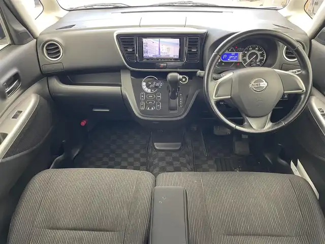 日産 デイズ ルークス ハイウェイスターX 長崎県 2014(平26)年 8.3万km ホワイトパール ミツビシ７インチナビ/・アラウンドビュー/・DVD/CD/Bluetooth/TV/アイドリングストップ/プッシュスタート/両側パワースライドドア/ETC/AAC/リアサーキュレーター/シートバックテーブル/リアサンシェード/社外前後ドラレコ/フォグ/シートリフター/オートリトラミラー/電動格納ミラー/フォグランプ/社外アルミホイール/車内純正アルミ・サマータイヤ積み込み
