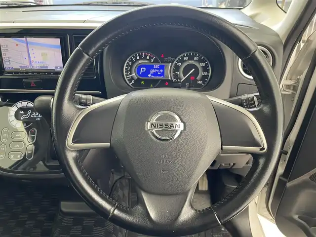 日産 デイズ ルークス ハイウェイスターX 長崎県 2014(平26)年 8.3万km ホワイトパール ミツビシ７インチナビ/・アラウンドビュー/・DVD/CD/Bluetooth/TV/アイドリングストップ/プッシュスタート/両側パワースライドドア/ETC/AAC/リアサーキュレーター/シートバックテーブル/リアサンシェード/社外前後ドラレコ/フォグ/シートリフター/オートリトラミラー/電動格納ミラー/フォグランプ/社外アルミホイール/車内純正アルミ・サマータイヤ積み込み