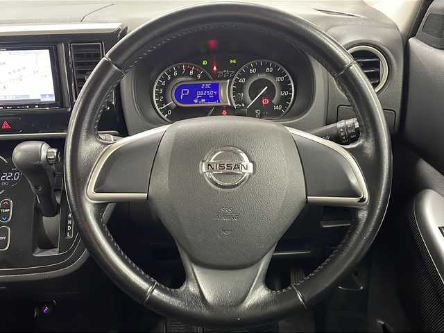 日産 デイズ ルークス ハイウェイスターX 長崎県 2014(平26)年 8.3万km ホワイトパール ミツビシ７インチナビ/・アラウンドビュー/・DVD/CD/Bluetooth/TV/アイドリングストップ/プッシュスタート/両側パワースライドドア/ETC/AAC/リアサーキュレーター/シートバックテーブル/リアサンシェード/社外前後ドラレコ/フォグ/シートリフター/オートリトラミラー/電動格納ミラー/フォグランプ/社外アルミホイール/車内純正アルミ・サマータイヤ積み込み