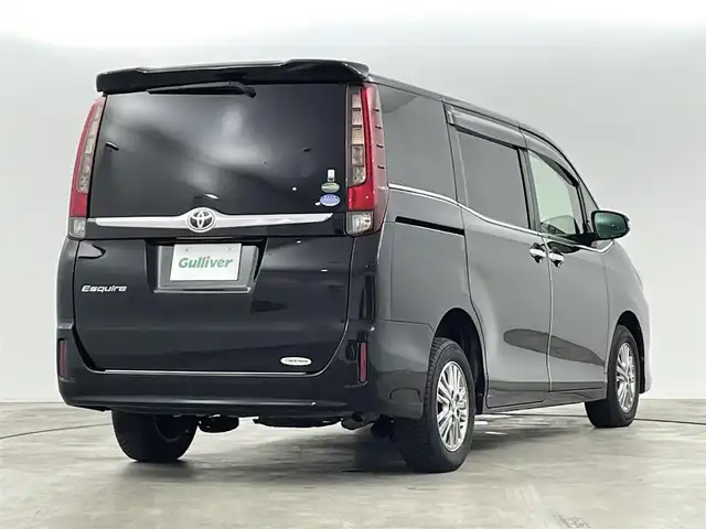 トヨタ エスクァイア 福島県 2014(平26)年 7.1万km ブラック トヨタセーフティセンス/・衝突被害軽減ブレーキ/・車線逸脱警報装置/・レーダークルーズコントロール/・アダプティブハイビーム/純正9インチナビ/・型番：NSZT-Y64T/・フルセグTV/BT/SD/CD/DVD/FM/AM/・バックカメラ/・ETC/両側パワースライドドア/・スライドドアロールサンシェード/革張ステアリング/・ステアリングリモコン/MTモード付AT/レザーシート/・D+N席シートヒーター/アイドリングストップ/プッシュスタート/・スマートキー/電動格納ミラー/・ウィンカーミラー/・オートミラー/LEDヘッドライト/・フォグランプ/・オートライト/・オートハイビーム/寒冷地仕様/純正フロアマット/純正15インチAW