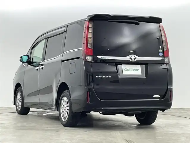 トヨタ エスクァイア 福島県 2014(平26)年 7.1万km ブラック トヨタセーフティセンス/・衝突被害軽減ブレーキ/・車線逸脱警報装置/・レーダークルーズコントロール/・アダプティブハイビーム/純正9インチナビ/・型番：NSZT-Y64T/・フルセグTV/BT/SD/CD/DVD/FM/AM/・バックカメラ/・ETC/両側パワースライドドア/・スライドドアロールサンシェード/革張ステアリング/・ステアリングリモコン/MTモード付AT/レザーシート/・D+N席シートヒーター/アイドリングストップ/プッシュスタート/・スマートキー/電動格納ミラー/・ウィンカーミラー/・オートミラー/LEDヘッドライト/・フォグランプ/・オートライト/・オートハイビーム/寒冷地仕様/純正フロアマット/純正15インチAW
