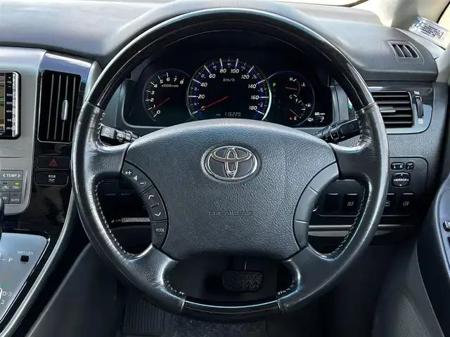 トヨタ アルファード Ｖ AS プラチナセレクション 道央・札幌 2006(平18)年 11.6万km ホワイトパールマイカ ４WD/ワンオーナー/純正HDDナビ/FM/CD/DVD/SD/AUX/バックカメラ/両側パワースライドドア/パワーバックドア/革巻きウッドコンビステアリング/ステアリングリモコン/リモコンキー/ハロゲンヘッドライト/オートライト/フォグランプ/電動格納ミラー/純正フロアマット/ドアバイザー/純正エンジンスターター/純正AW付冬タイヤ積込/225/55/R17/2014年/山4mm