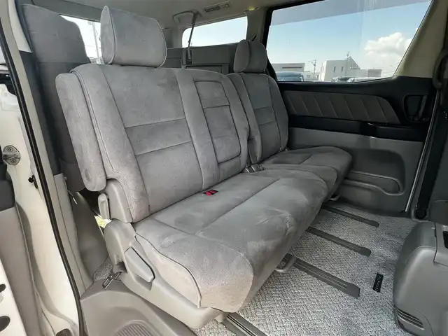 トヨタ アルファード Ｖ AS プラチナセレクション 道央・札幌 2006(平18)年 11.6万km ホワイトパールマイカ ４WD/ワンオーナー/純正HDDナビ/FM/CD/DVD/SD/AUX/バックカメラ/両側パワースライドドア/パワーバックドア/革巻きウッドコンビステアリング/ステアリングリモコン/リモコンキー/ハロゲンヘッドライト/オートライト/フォグランプ/電動格納ミラー/純正フロアマット/ドアバイザー/純正エンジンスターター/純正AW付冬タイヤ積込/225/55/R17/2014年/山4mm