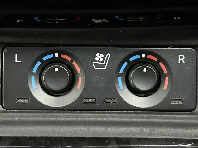 トヨタ アルファード S Cパッケージ 道央・札幌 2019(令1)年 7.1万km ブラック ・４WD/・寒冷地仕様/・ALPINEメモリナビ/・ALPINEフリップダウンモニター/・ALPINEビルトインETC2.0 /・ALPINEナビ連動型ドライブレコーダー/・CD/DVD/BT/SD/HDMI/フルセグテレビ/・バックカメラ/・衝突軽減ブレーキ/・横滑り防止装置/・レーダークルーズコントロール/・レーンキープアシスト/・アイドリングストップ/・レザーシート/・前席パワーシート/・前席シートヒーター/シートクーラー/・D席シートメモリー/・ステアリングヒーター/・ブレーキホールド/・リヤ5面スモークフィルム/・LEDヘッドライト/・LEDフロント＆リヤフォグ/・AFS/・純正フロアマット/・2・3列目サンシェード/・取扱説明書