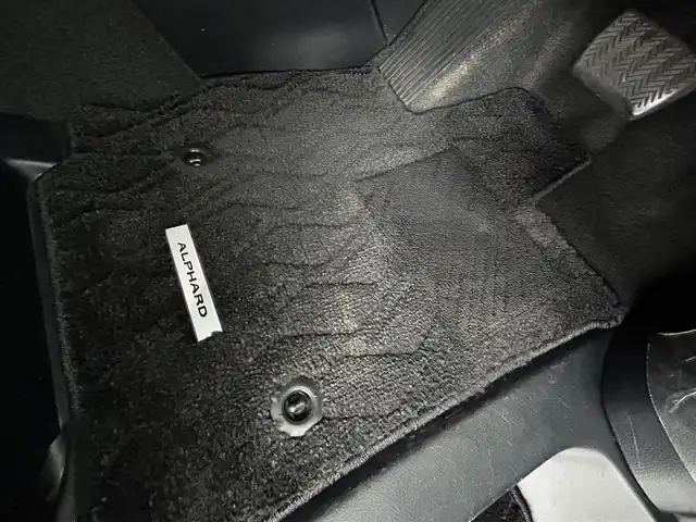 トヨタ アルファード S Cパッケージ 道央・札幌 2019(令1)年 7.1万km ブラック ・４WD/・寒冷地仕様/・ALPINEメモリナビ/・ALPINEフリップダウンモニター/・ALPINEビルトインETC2.0 /・ALPINEナビ連動型ドライブレコーダー/・CD/DVD/BT/SD/HDMI/フルセグテレビ/・バックカメラ/・衝突軽減ブレーキ/・横滑り防止装置/・レーダークルーズコントロール/・レーンキープアシスト/・アイドリングストップ/・レザーシート/・前席パワーシート/・前席シートヒーター/シートクーラー/・D席シートメモリー/・ステアリングヒーター/・ブレーキホールド/・リヤ5面スモークフィルム/・LEDヘッドライト/・LEDフロント＆リヤフォグ/・AFS/・純正フロアマット/・2・3列目サンシェード/・取扱説明書