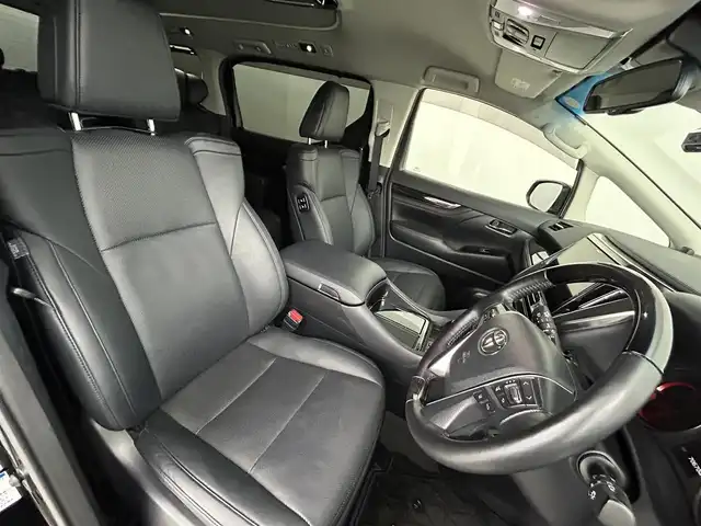 トヨタ アルファード S Cパッケージ 道央・札幌 2019(令1)年 7.1万km ブラック ・４WD/・寒冷地仕様/・ALPINEメモリナビ/・ALPINEフリップダウンモニター/・ALPINEビルトインETC2.0 /・ALPINEナビ連動型ドライブレコーダー/・CD/DVD/BT/SD/HDMI/フルセグテレビ/・バックカメラ/・衝突軽減ブレーキ/・横滑り防止装置/・レーダークルーズコントロール/・レーンキープアシスト/・アイドリングストップ/・レザーシート/・前席パワーシート/・前席シートヒーター/シートクーラー/・D席シートメモリー/・ステアリングヒーター/・ブレーキホールド/・リヤ5面スモークフィルム/・LEDヘッドライト/・LEDフロント＆リヤフォグ/・AFS/・純正フロアマット/・2・3列目サンシェード/・取扱説明書