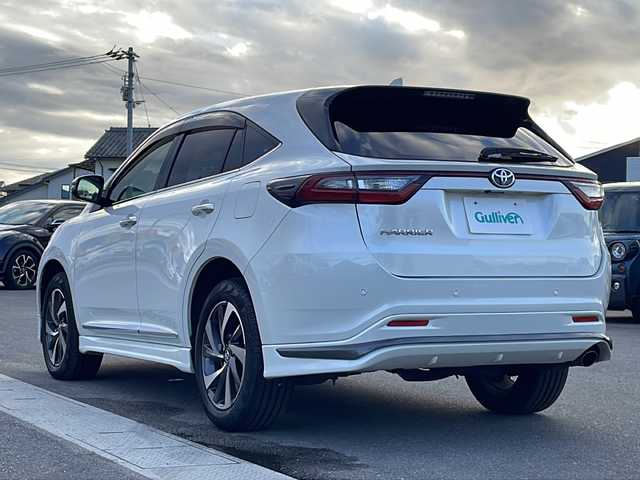 トヨタ ハリアー プログレス メタル&レザーP 香川県 2017(平29)年 5.8万km ホワイトパールクリスタルシャイン 高精細9.2型TFTワイドタッチディスプレイ/JBLサウンド/CD／DVD再生機能/フルセグテレビ/パノラミックビューモニター/電動リアゲート/ドライブレコーダー/パワーシート/シートヒーター/エアシート/純性エアロ（フロント／サイド／リア）/前後コーナーセンサー/オートマチックハイビーム/LEDヘッドライト/ETC