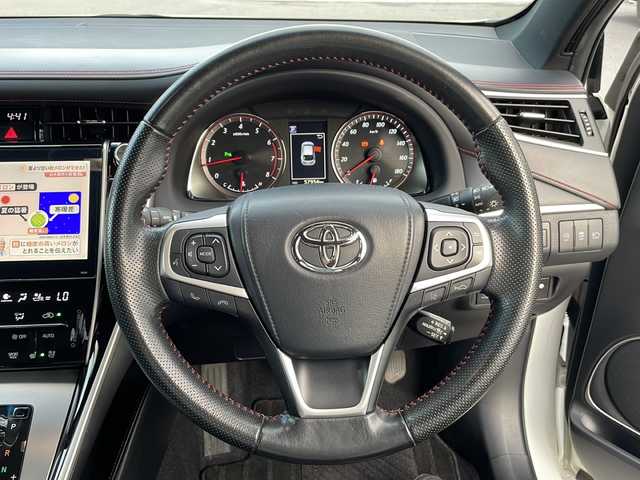 トヨタ ハリアー プログレス メタル&レザーP 香川県 2017(平29)年 5.8万km ホワイトパールクリスタルシャイン 高精細9.2型TFTワイドタッチディスプレイ/JBLサウンド/CD／DVD再生機能/フルセグテレビ/パノラミックビューモニター/電動リアゲート/ドライブレコーダー/パワーシート/シートヒーター/エアシート/純性エアロ（フロント／サイド／リア）/前後コーナーセンサー/オートマチックハイビーム/LEDヘッドライト/ETC