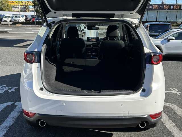 マツダ ＣＸ－５ XD ブラックトーンエディション 埼玉県 2021(令3)年 10.4万km スノーフレイクホワイトパールマイカ 純正10.25インチナビ/　(Bluetooth/USB/FM/AM)/全方位カメラ/フルセグテレビ/ETC2.0/前後ドライブレコーダー/パワーバックドア/サンルーフ/BOSEサウンド/ヘッドアップディスプレイ/ブラインドスポットモニター/レーダークルーズコントロール/衝突被害軽減ブレーキ/車線逸脱警報/ステアリングヒーター/運転席・助手席シートヒーター/運転席パワーシート/ハーフレザーシート/パドルシフト/クリアランスソナー/シートメモリー/電子パーキングシステム/ブレーキホールド/プッシュスタート/オートLEDライト/純正フロアマット/純正19インチアルミホイール