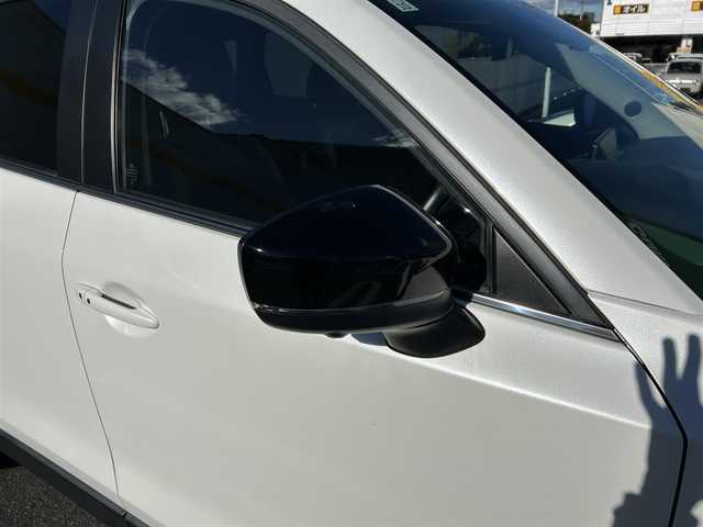 マツダ ＣＸ－５ XD ブラックトーンエディション 埼玉県 2021(令3)年 10.4万km スノーフレイクホワイトパールマイカ 純正10.25インチナビ/　(Bluetooth/USB/FM/AM)/全方位カメラ/フルセグテレビ/ETC2.0/前後ドライブレコーダー/パワーバックドア/サンルーフ/BOSEサウンド/ヘッドアップディスプレイ/ブラインドスポットモニター/レーダークルーズコントロール/衝突被害軽減ブレーキ/車線逸脱警報/ステアリングヒーター/運転席・助手席シートヒーター/運転席パワーシート/ハーフレザーシート/パドルシフト/クリアランスソナー/シートメモリー/電子パーキングシステム/ブレーキホールド/プッシュスタート/オートLEDライト/純正フロアマット/純正19インチアルミホイール