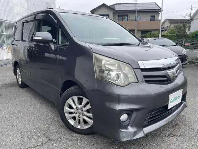 トヨタ ノア Si 神奈川県 2010(平22)年 9.8万km グレーメタリック ワンオーナー/純正HDDナビ(NHZH-W60G)/　・フルセグTV(走行中視聴可能)/　・DVD/CD/AM/FM/BT/バックカメラ/純正フリップダウンモニター（リモコン付）/左側パワースライドドア/革巻きステアリング/ステアリングスイッチ/パドルシフト/スマートキー/プッシュスタート/ビルトインETC/HIDヘッドライト/フォグランプ/電動格納ミラー/保証書/取扱説明書