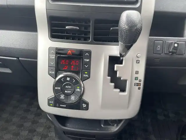 トヨタ ノア Si 神奈川県 2010(平22)年 9.8万km グレーメタリック ワンオーナー/純正HDDナビ(NHZH-W60G)/　・フルセグTV(走行中視聴可能)/　・DVD/CD/AM/FM/BT/バックカメラ/純正フリップダウンモニター（リモコン付）/左側パワースライドドア/革巻きステアリング/ステアリングスイッチ/パドルシフト/スマートキー/プッシュスタート/ビルトインETC/HIDヘッドライト/フォグランプ/電動格納ミラー/保証書/取扱説明書