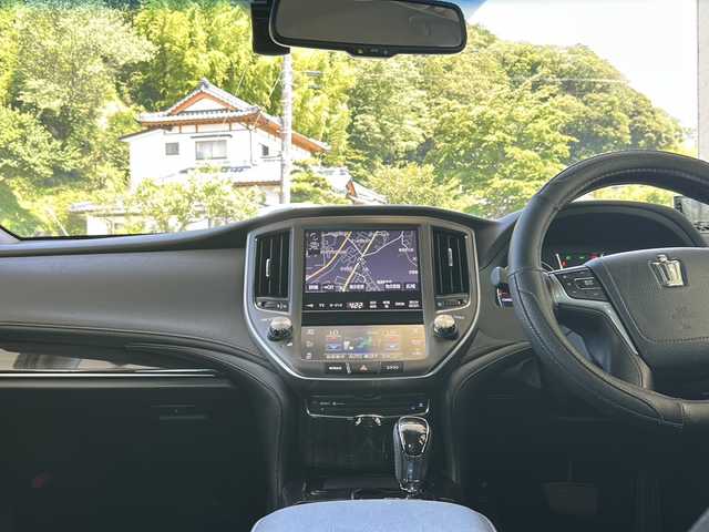 トヨタ クラウン ハイブリッド アスリートS ブラックスタイル 福島県 2015(平27)年 11.2万km ホワイトパールクリスタルシャイン 登録時走行距離：111321km/メーカー純正HDDナビ/（フルセグTV/BT接続/AM/FM/CD/DVD）/ETC/クルーズコントロール/ドラレコ/バックカメラ/PUSHスタート/シートヒーター/パワーシート（D/N席）/コーナーセンサー/クリアランスソナー/電格ミラー/ウィンカーミラー/純正AW/純正フロアマット/HIDヘッドライト/フォグランプ/横滑り防止装置