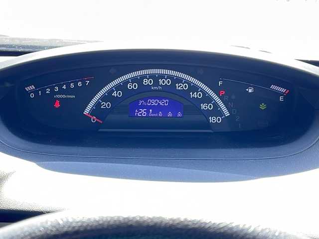 ホンダ フリード G プレミアムエディション 新潟県 2015(平27)年 9.1万km コバルトブルーパール 4WD/社外SDナビ(CN-R300D)/CD/DVD/フルセグテレビ/SDミュージックサーバー/バックカメラ/ETC/クルーズコントロール/両側パワースライドドア/半革シート/ステアリングスイッチ/スマートキー/キセノンヘッドライト/オートライト/社外15インチAW冬タイヤ車載