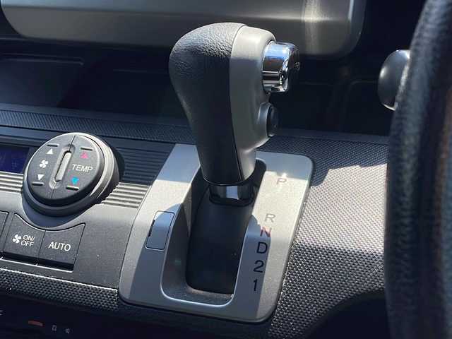 ホンダ フリード G プレミアムエディション 新潟県 2015(平27)年 9.1万km コバルトブルーパール 4WD/社外SDナビ(CN-R300D)/CD/DVD/フルセグテレビ/SDミュージックサーバー/バックカメラ/ETC/クルーズコントロール/両側パワースライドドア/半革シート/ステアリングスイッチ/スマートキー/キセノンヘッドライト/オートライト/社外15インチAW冬タイヤ車載