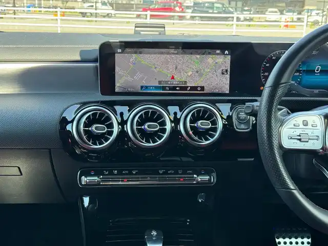 メルセデス・ベンツ ＣＬＡ２００ｄ AMGライン 滋賀県 2019(令1)年 2.3万km 黒 パノラマルーフ/アドバンストパッケージ/レザーエクスクルーシブパッケージ/レーダーセーフティーパッケージ/純正8インチワイドディスプレイ/  ナビゲーションパッケージ/　COMANDコントローラー/　Bluetooth AM FM /グリル/360°カメラ/Mベンツロゴ入りキャリパー（黒）/ヘッドアップディスプレイ/純正ドライブレコーダー前後/ブラインドスポットモニタリング/アクティブディスタンスアシスト/ディストロニック/レーンキーピングアシスト/PRE-SAFE/キーレスゴー/パドルシフト/純正フロアマット/スマートキー×2