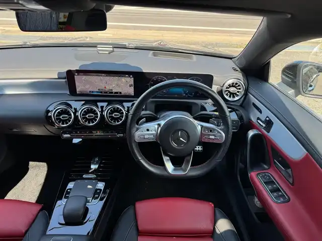 メルセデス・ベンツ ＣＬＡ２００ｄ AMGライン 滋賀県 2019(令1)年 2.3万km 黒 パノラマルーフ/アドバンストパッケージ/レザーエクスクルーシブパッケージ/レーダーセーフティーパッケージ/純正8インチワイドディスプレイ/  ナビゲーションパッケージ/　COMANDコントローラー/　Bluetooth AM FM /グリル/360°カメラ/Mベンツロゴ入りキャリパー（黒）/ヘッドアップディスプレイ/純正ドライブレコーダー前後/ブラインドスポットモニタリング/アクティブディスタンスアシスト/ディストロニック/レーンキーピングアシスト/PRE-SAFE/キーレスゴー/パドルシフト/純正フロアマット/スマートキー×2