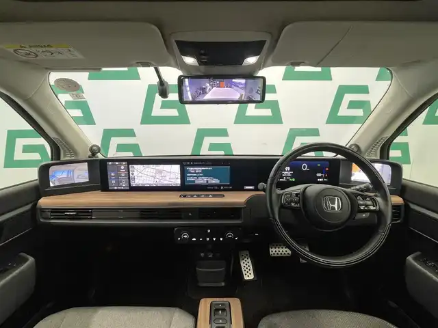 ホンダ ホンダｅ 鹿児島県 2021(令3)年 1万km クリスタルブラックパール ワイドビジョンインストルメントパネル/・ワイドスクリーンHondaCONNECTディスプレー/・マルチタスク機能/・Hondaパーソナルアシスタント/・サイドカメラミラーシステム/フルセグTV/BT/AppleCarPlay/AndroidAuto/スカイルーフ/ホンダセンシング/バックカメラ/ステアリングヒーター/助手席シートヒーター/運転席RECAROシート/パイオニア製サブウーファー/デジタルインナーミラー/LEDヘッドライト/ETC2.0/純正フロアマット