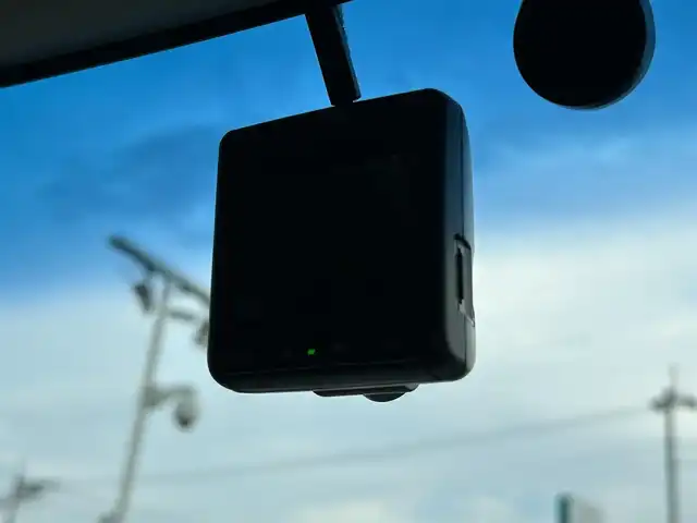 ホンダ Ｎ ＢＯＸ カスタム G ターボパッケージ 愛媛県 2012(平24)年 4.9万km プレミアムホワイトパール 純正ナビ（VXM-128VSX）/CD/DVD/ワンセグ/SD/バックカメラ/ETC/ドライブレコーダー（フロント）/クルーズコントロール/オートライト/LEDヘッドライト/ハロゲンフォグランプ/スマートキー/両側パワースライドドア/オートエアコン/MTモード付AT/純正マット/純正アルミホイール