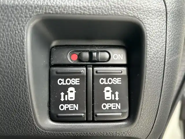 ホンダ Ｎ ＢＯＸ カスタム G ターボパッケージ 愛媛県 2012(平24)年 4.9万km プレミアムホワイトパール 純正ナビ（VXM-128VSX）/CD/DVD/ワンセグ/SD/バックカメラ/ETC/ドライブレコーダー（フロント）/クルーズコントロール/オートライト/LEDヘッドライト/ハロゲンフォグランプ/スマートキー/両側パワースライドドア/オートエアコン/MTモード付AT/純正マット/純正アルミホイール