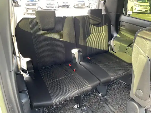 トヨタ ヴォクシー ZS 煌Ⅱ 東京都 2019(令1)年 3万km ホワイトパールクリスタルシャイン 純正10インチT-Connectナビ/・フルセグTV/・Bluetooth接続/純正12.1型後席ディスプレイ/純正ドライブレコーダー前後（DRT-C68A）/Toyota Safety Sense/・プリクラッシュセーフティ/・レーンディパーチャーアラート/・オートマチックハイビーム/クリアランスソナー/アイドリングストップ/両側パワースライドドア/バックカメラ/純正フロアマット/純正16インチアルミホイール/MTモード付AT/ETC2.0/スペアキー/保証書/取扱説明書