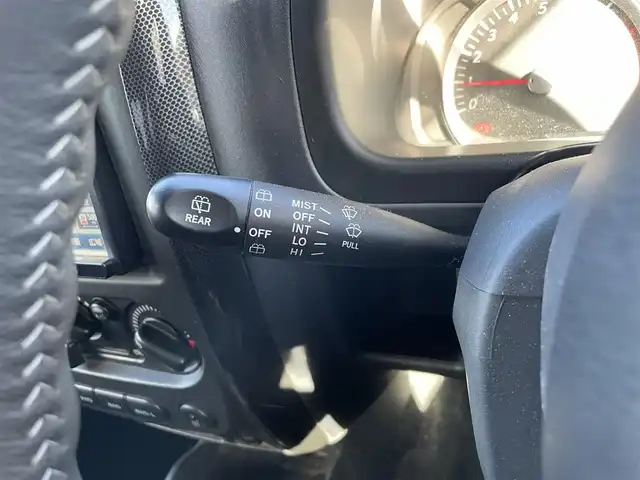 スズキ ジムニー クロスアドベンチャー XC 静岡県 2012(平24)年 5.3万km パールホワイト 社外ナビ/（AM/FM/CD/DVD）/ワンセグTV/リモコンキー/レザーシート/運転席シートヒーター/４WD/純正16インチアルミホイール/純正16インチアルミホイール付きスタッドレスタイヤ積込/純正フロアマット/背面タイヤ/取扱説明書/保証書