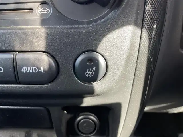 スズキ ジムニー クロスアドベンチャー XC 静岡県 2012(平24)年 5.3万km パールホワイト 社外ナビ/（AM/FM/CD/DVD）/ワンセグTV/リモコンキー/レザーシート/運転席シートヒーター/４WD/純正16インチアルミホイール/純正16インチアルミホイール付きスタッドレスタイヤ積込/純正フロアマット/背面タイヤ/取扱説明書/保証書