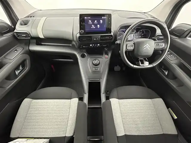シトロエン シトロエン ベルランゴ ロング マックス ブルーHDi 岡山県 2024(令6)年 1.5万km グレー ワンオーナー　/純正ディスプレイオーディオ　/ＥＴＣ　/バックカメラ　/ＢＳＭ　/両側スライドドア　/パーキングアシスト　/インテリジェントハイビーム　/クルーズコントロール　/アクティブセーフティブレーキ　/純正ＡＷ/ルーフレール/ステアリングスイッチ/パドルシフト