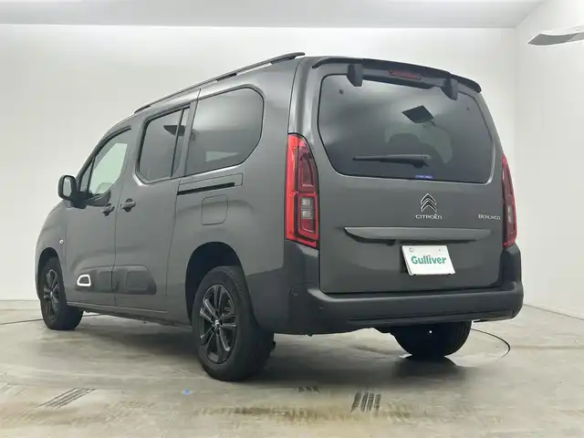 シトロエン シトロエン ベルランゴ ロング マックス ブルーHDi 岡山県 2024(令6)年 1.5万km グレー ワンオーナー　/純正ディスプレイオーディオ　/ＥＴＣ　/バックカメラ　/ＢＳＭ　/両側スライドドア　/パーキングアシスト　/インテリジェントハイビーム　/クルーズコントロール　/アクティブセーフティブレーキ　/純正ＡＷ/ルーフレール/ステアリングスイッチ/パドルシフト