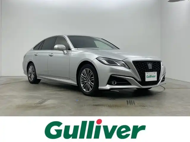トヨタ クラウン ハイブリッド S 岡山県 2021(令3)年 1.7万km シルバーM 純正12.3インチナビ/・FM/AM/Bluetooth/フルセグ/CD/DVD/CarPlay/バックカメラ/ハーフレザーシート/・パワーシート/・シートヒーター/ステアリングヒーター/ビルトインETC/ドライブレコーダー/トヨタセーフティーセンス/・プリクラッシュセーフティ/・レーンディパーチャーアラート/・レーダークルーズコントロール/・オートマチックハイビーム/・コーナーセンサー/・BSM/オートブレーキホールド/LEDヘッドライト/純正フロアマット/純正17インチアルミ