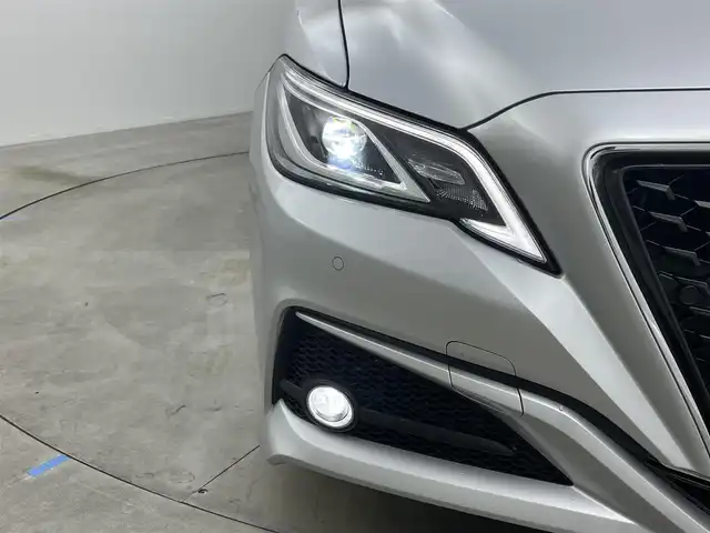 トヨタ クラウン ハイブリッド S 岡山県 2021(令3)年 1.7万km シルバーM 純正12.3インチナビ/・FM/AM/Bluetooth/フルセグ/CD/DVD/CarPlay/バックカメラ/ハーフレザーシート/・パワーシート/・シートヒーター/ステアリングヒーター/ビルトインETC/ドライブレコーダー/トヨタセーフティーセンス/・プリクラッシュセーフティ/・レーンディパーチャーアラート/・レーダークルーズコントロール/・オートマチックハイビーム/・コーナーセンサー/・BSM/オートブレーキホールド/LEDヘッドライト/純正フロアマット/純正17インチアルミ