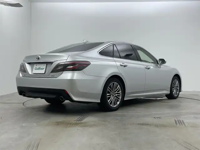 トヨタ クラウン ハイブリッド S 岡山県 2021(令3)年 1.7万km シルバーM 純正12.3インチナビ/・FM/AM/Bluetooth/フルセグ/CD/DVD/CarPlay/バックカメラ/ハーフレザーシート/・パワーシート/・シートヒーター/ステアリングヒーター/ビルトインETC/ドライブレコーダー/トヨタセーフティーセンス/・プリクラッシュセーフティ/・レーンディパーチャーアラート/・レーダークルーズコントロール/・オートマチックハイビーム/・コーナーセンサー/・BSM/オートブレーキホールド/LEDヘッドライト/純正フロアマット/純正17インチアルミ
