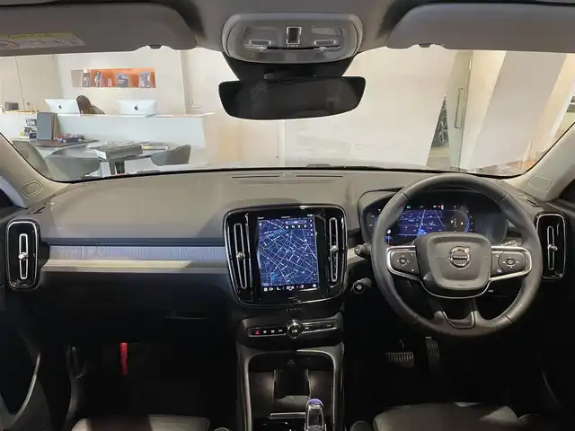 ボルボ ボルボ ＸＣ４０ アルティメット B4 AWD 道央・札幌 2023(令5)年 2.9万km オニキスブラックP メタリックペイント/電動パノラマガラスサンルーフ/harman/kardonサラウンド/本革シート/シートヒーター/ステアリングヒーター/Googleナビ/360°カメラ/パイロットアシスト/ワイヤレスチャージング/アクティブハイビーム/AppleCarPlay/ACC/BLIS/LKA/CTA/パワーテールゲート