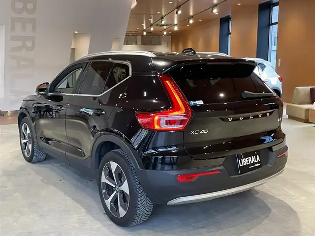 ボルボ ボルボ ＸＣ４０ アルティメット B4 AWD 道央・札幌 2023(令5)年 2.9万km オニキスブラックP メタリックペイント/電動パノラマガラスサンルーフ/harman/kardonサラウンド/本革シート/シートヒーター/ステアリングヒーター/Googleナビ/360°カメラ/パイロットアシスト/ワイヤレスチャージング/アクティブハイビーム/AppleCarPlay/ACC/BLIS/LKA/CTA/パワーテールゲート