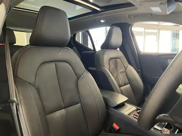 ボルボ ボルボ ＸＣ４０ アルティメット B4 AWD 道央・札幌 2023(令5)年 2.9万km オニキスブラックP メタリックペイント/電動パノラマガラスサンルーフ/harman/kardonサラウンド/本革シート/シートヒーター/ステアリングヒーター/Googleナビ/360°カメラ/パイロットアシスト/ワイヤレスチャージング/アクティブハイビーム/AppleCarPlay/ACC/BLIS/LKA/CTA/パワーテールゲート