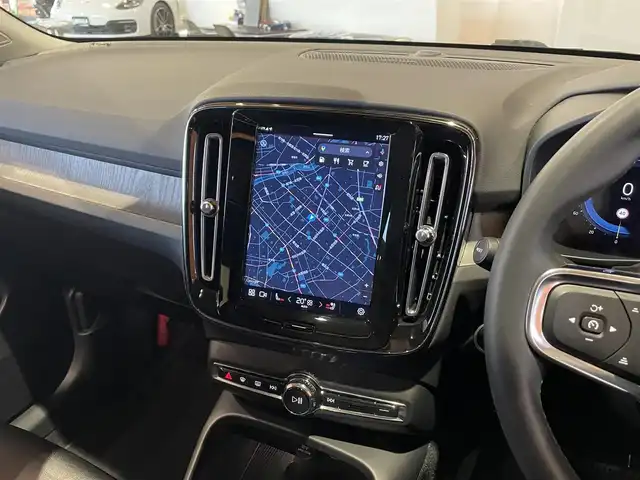 ボルボ ボルボ ＸＣ４０ アルティメット B4 AWD 道央・札幌 2023(令5)年 2.9万km オニキスブラックP メタリックペイント/電動パノラマガラスサンルーフ/harman/kardonサラウンド/本革シート/シートヒーター/ステアリングヒーター/Googleナビ/360°カメラ/パイロットアシスト/ワイヤレスチャージング/アクティブハイビーム/AppleCarPlay/ACC/BLIS/LKA/CTA/パワーテールゲート