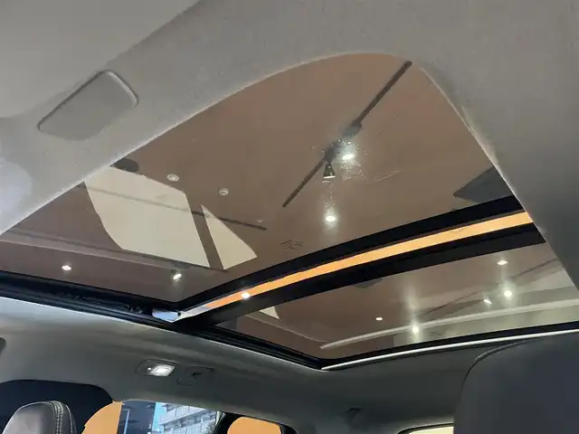 ボルボ ボルボ ＸＣ４０ アルティメット B4 AWD 道央・札幌 2023(令5)年 2.9万km オニキスブラックP メタリックペイント/電動パノラマガラスサンルーフ/harman/kardonサラウンド/本革シート/シートヒーター/ステアリングヒーター/Googleナビ/360°カメラ/パイロットアシスト/ワイヤレスチャージング/アクティブハイビーム/AppleCarPlay/ACC/BLIS/LKA/CTA/パワーテールゲート