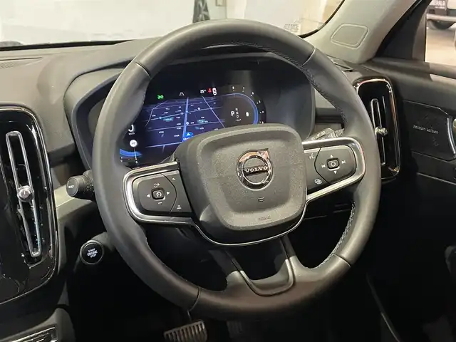 ボルボ ボルボ ＸＣ４０ アルティメット B4 AWD 道央・札幌 2023(令5)年 2.9万km オニキスブラックP メタリックペイント/電動パノラマガラスサンルーフ/harman/kardonサラウンド/本革シート/シートヒーター/ステアリングヒーター/Googleナビ/360°カメラ/パイロットアシスト/ワイヤレスチャージング/アクティブハイビーム/AppleCarPlay/ACC/BLIS/LKA/CTA/パワーテールゲート