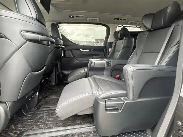トヨタ アルファード S Cパッケージ 大阪府 2021(令3)年 3.7万km グラファイトM トヨタセーフティセンス　/純正メモリーナビ　/ フルセグＴＶ／ＣＤ／ＤＶＤ／ＢＴ／ＵＳＢ　/バックカメラ　/両側電動パワースライドドア　/ＭＴモード付ＡＴ車　/追従型クルーズコントロール　/ＢＳＭ　/三眼LEDヘッドライト /フリップダウンモニター /メモリー機能付きパワーシート/ シートヒーター/エアーシート /ビルトインＥＴＣ