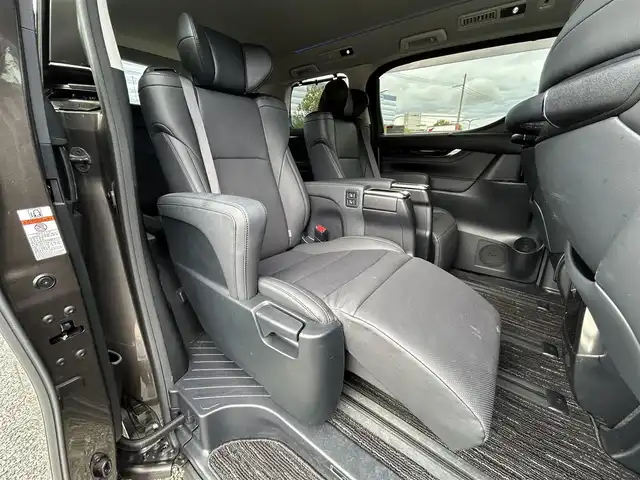 トヨタ アルファード S Cパッケージ 大阪府 2021(令3)年 3.7万km グラファイトM トヨタセーフティセンス　/純正メモリーナビ　/ フルセグＴＶ／ＣＤ／ＤＶＤ／ＢＴ／ＵＳＢ　/バックカメラ　/両側電動パワースライドドア　/ＭＴモード付ＡＴ車　/追従型クルーズコントロール　/ＢＳＭ　/三眼LEDヘッドライト /フリップダウンモニター /メモリー機能付きパワーシート/ シートヒーター/エアーシート /ビルトインＥＴＣ