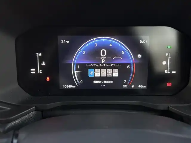 トヨタ ランドクルーザー ２５０ VX 福岡県 2024(令6)年 1.1万km プラチナホワイトパールマイカ ワンオーナー　/サンルーフ　/純正ディスプレイオーディオ/Ｍｉｒａｃａｓｔ　/ＨＤＭＩ　/フルセグTV/Bluetooth/全方位カメラ　/黒革シート/エアシート　/シートヒーター/ハンドルヒーター/パワーバックドア　/LEDヘッドライト/オートハイビーム/純正18インチアルミホイール/全方位ドライブレコーダー/ETC/取扱説明書/保証書/スペアキー×1