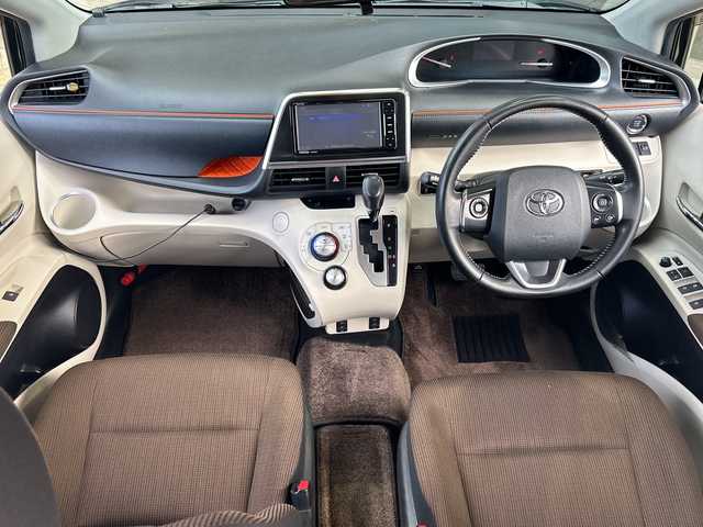 トヨタ シエンタ G 静岡県 2017(平29)年 4.5万km ブラックマイカ ナビ機能/FM/AM/SD/ipod/フルセグTV/USB/Bluetooth/CD/主要装備/・スマートキー　/・バックカメラ　/・両側パワースライドドア　/・ＥＴＣ　/・レーンキープアシスト　/・シートヒーター　/・スペアキー　/・プッシュスタート　/・オートハイビーム　/・ウォークスルー　/・横滑り防止装置　/・衝突軽減システム/・ドライブレコーダー/・3列シート