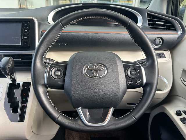 トヨタ シエンタ G 静岡県 2017(平29)年 4.5万km ブラックマイカ ナビ機能/FM/AM/SD/ipod/フルセグTV/USB/Bluetooth/CD/主要装備/・スマートキー　/・バックカメラ　/・両側パワースライドドア　/・ＥＴＣ　/・レーンキープアシスト　/・シートヒーター　/・スペアキー　/・プッシュスタート　/・オートハイビーム　/・ウォークスルー　/・横滑り防止装置　/・衝突軽減システム/・ドライブレコーダー/・3列シート