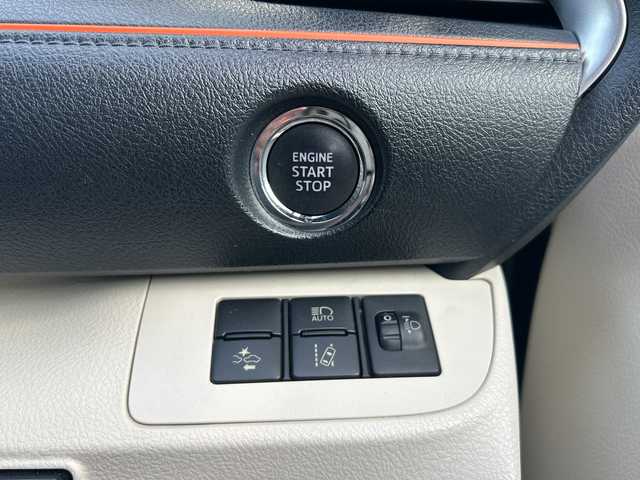 トヨタ シエンタ G 静岡県 2017(平29)年 4.5万km ブラックマイカ ナビ機能/FM/AM/SD/ipod/フルセグTV/USB/Bluetooth/CD/主要装備/・スマートキー　/・バックカメラ　/・両側パワースライドドア　/・ＥＴＣ　/・レーンキープアシスト　/・シートヒーター　/・スペアキー　/・プッシュスタート　/・オートハイビーム　/・ウォークスルー　/・横滑り防止装置　/・衝突軽減システム/・ドライブレコーダー/・3列シート